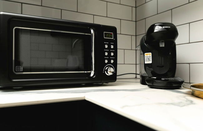 Bright Spacious Condo Free Parking 5min to Beach - Foto 11