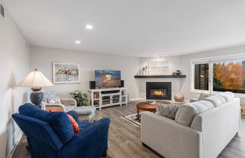 Scenic AGaMing Escape Torch Lake Views and Golf - Foto 3