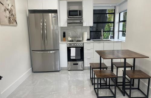 Transit-Friendly Flamingo Park Hideaway - Foto 3