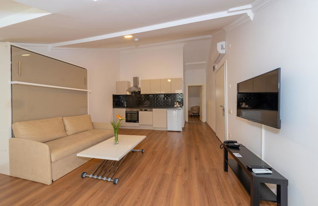 Joy Suites - Photo 36