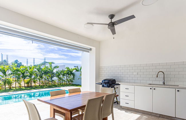 Spacious Family Suite, Ocean Village! - Photo 14