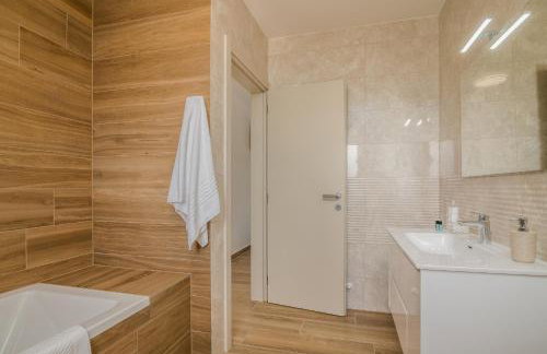 Villa Lusarci with pool - Foto 48