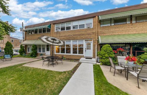 Northside FAMLYNEST Lincoln Sq 4BR 2BA 2P Rare find - Photo 23