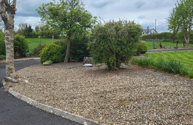 Charming 1-bed Apartment in Barefield - Photo 16