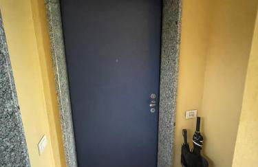 Elegant Apartment in Milan with Panoramic Terrace - Foto 10