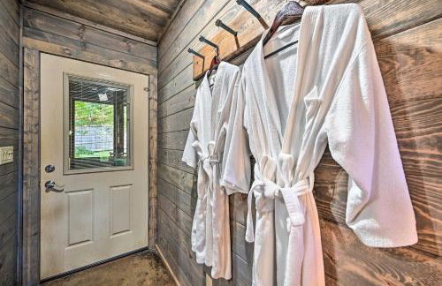 Luxe Broken Bow Cabin with Tesla Charging Station - Photo 34