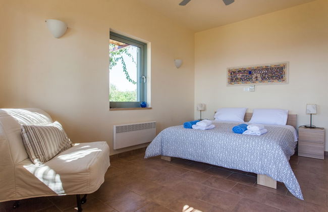 Absolute Villa by Stylish Stays - Photo 11