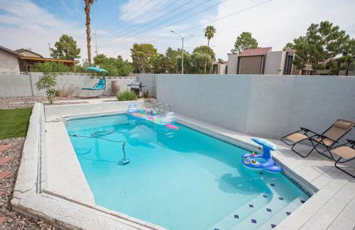 Poolside Paradise on the Strip - Foto 13