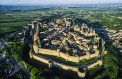 Spacieux appartement au pied de la cité médiévale - Foto 19