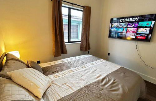 Sunny Delight Home Near Airport - Foto 12