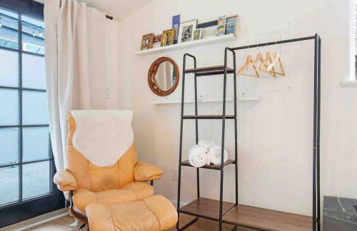 Spacious Retreat with guest house, game room, parking in N Tacoma - Foto 32