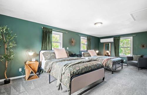 Spacious 4 Bedroom Sleeps 10 with Sauna and Hot Tub - Foto 3