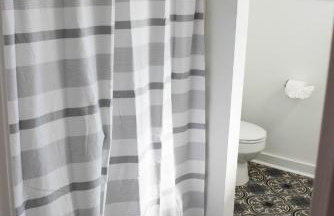 Entire house New Reno w AC Pet friendly gated back - Foto 9