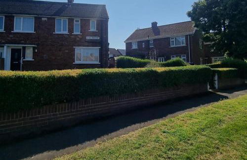 Doncaster-House-Sleeps8-Parking-Garden - Foto 10