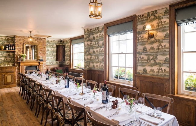 Fulham 2-bed Apt w/ South Terrace Near Tube - Photo 21