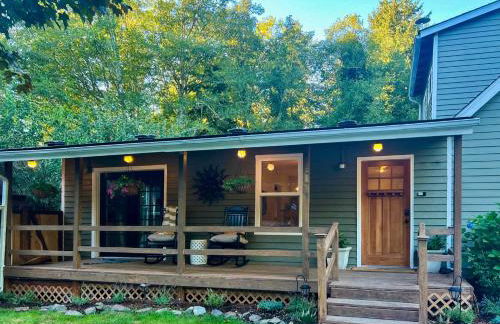 100-Year-Old Farmhouse with Hot Tub on 5 Acres! - Foto 27