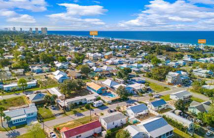 Sunshine House! 3BR 2BA Sleeps 9! Your Perfect Retreat for Comfort and Style - Foto 38