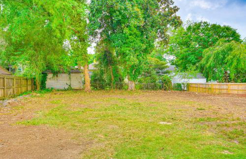 Dogwood Cottage with Fireplace 1 Mi to University - Foto 24