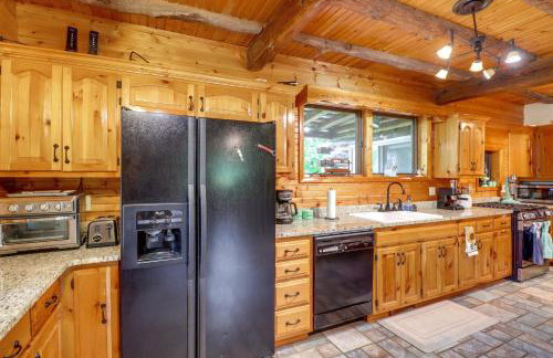 3,000 Sq Ft and Game Room Ozarks Serenity Cabin! - Foto 10