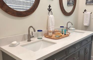 3 Bed, 2 and a half bath Gorgeous Coastal Home 1 block from beach! - Foto 6