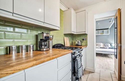 Large 3BDR House By Vista Stays Short Lets & Serviced Accommodation Glasgow With Pool Table & Free WiFi - Foto 2