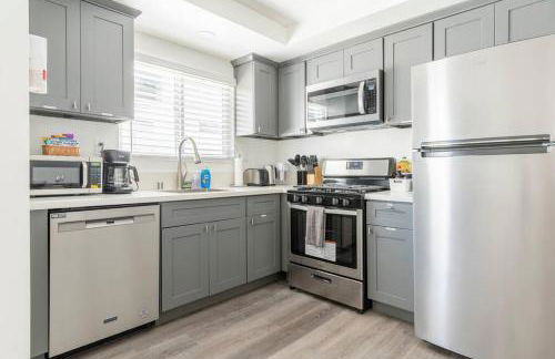 City Retreat Minutes to DT - Foto 41