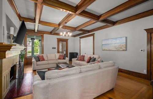 Entire Main level of Beautiful Historic Home - Foto 14