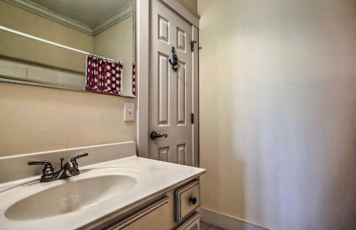 Family Beach Home Walk to N Litchfield Beach - Foto 23