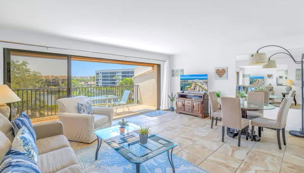 Charming 2BR Lagoon-view Steps To Siesta Key Beach - Foto 3, Habitación