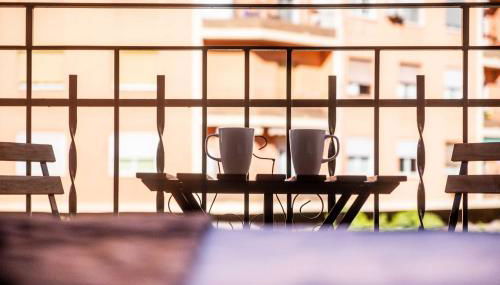 Beautifully Designed Studio with Lots of Natural Light - Photo 3