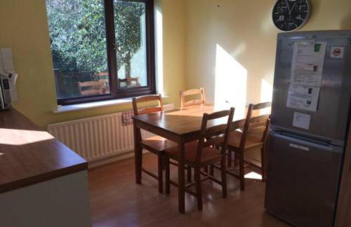 6 Bedroom House For Corporate Stays in Corby Suitable for Nightshift Workers - Foto 33