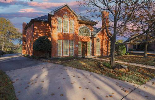 Gorgeous Vacation Home w Private Pool - Photo 59