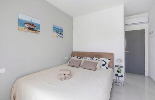 2BD Coastal Gem with Pool & Terrace - Torre de la Horadada - Foto 10