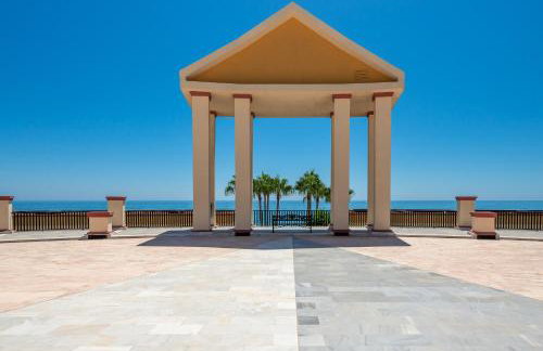 Sea Front Beach Studio Apartment - Foto 9