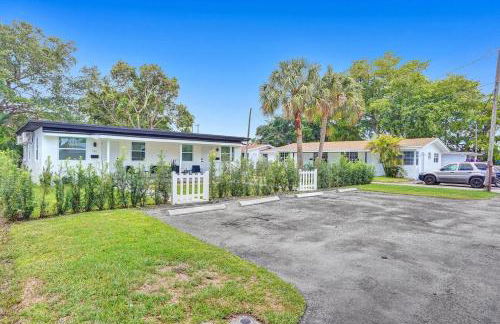 Hallandale Beach Modern apartment Chic Backyard - Foto 1