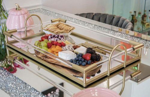 Luxury Pool View Spa Suite-Massage Chair-Steam Sauna-Welcome Champagne ! - Foto 34