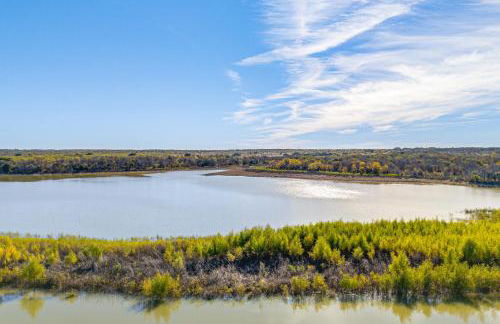 Luxury Lakefront Retreat with Dock in Runaway Bay - Foto 36