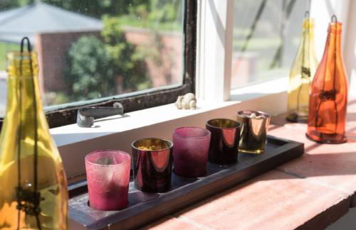 Broad Meadows Farmhouse 12 Guests - Photo 31