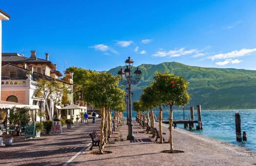 Niko's House Salò near Lake & beach - Happy Rentals - Photo 39