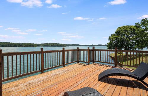 North Shore Lake - Lakefront Escape, Dock Access and Mountain Views! - Photo 42