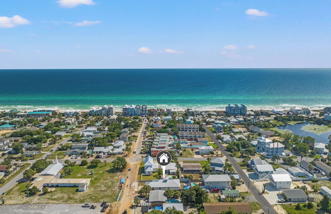 Charming 3/2 Beach House w/ Pool & Golf Cart Included - 1 Min Walk to Beach - Foto 47