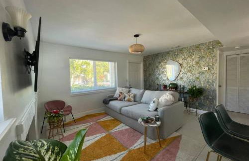 Jungle Cottage with luxury pool, hot tub and more! - Photo 10