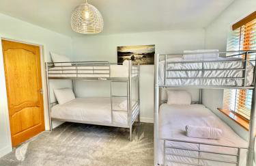 Serene Retreat - Hot Tub - Pool Table - Close to New Forest and Bournemouth Beach - Sleeps 12 - Foto 56