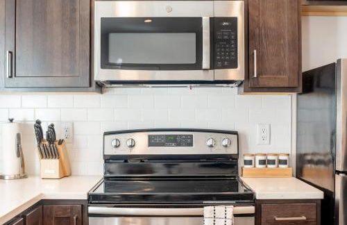 Walkable Apt Next to Restaurants, Bars, and Shops! - Foto 39