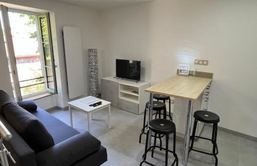 Maison au pied du château + parking privé - Photo 8