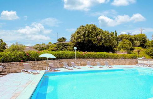 Beautiful Home In Bessas - Photo 12