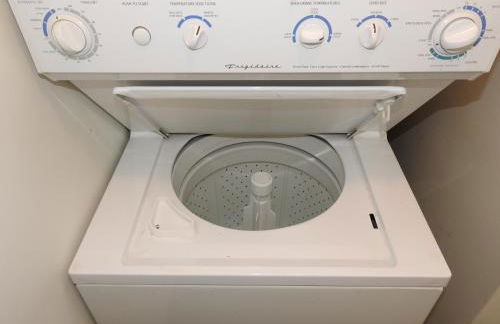 Miners Choice 3 Bedroom on Main St Bonus Rooms Sleeps up to 9 TV WIFI Piano - Foto 63