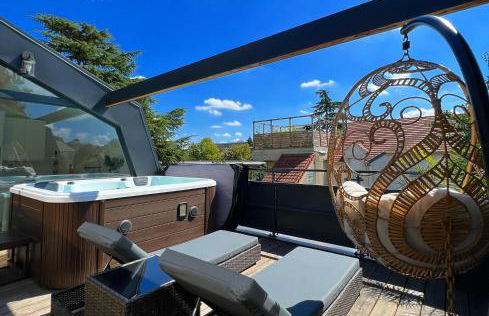 Superbe appartement avec jacuzzi, sauna et hammam, proche de Paris - Photo 1