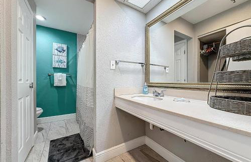 Two bed condo in Parkway Palms Resort - Foto 13