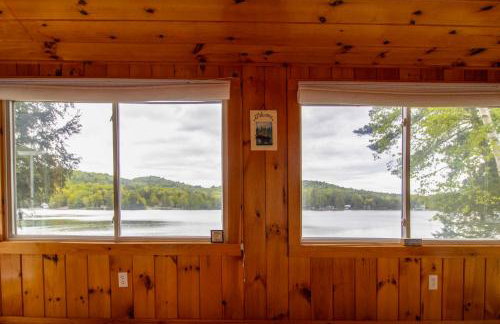 Lakefront Home with Seasonal Dock in Limerick! - Foto 13